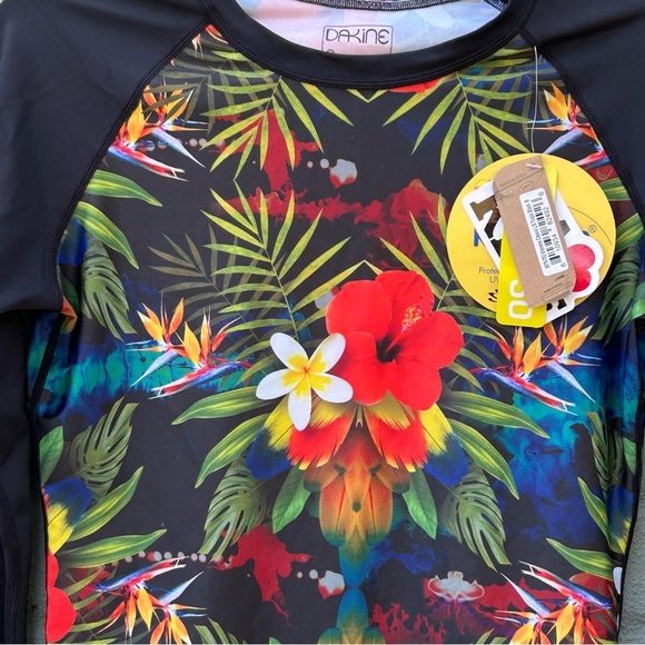 NWT Woman’s Dakine Long Sleeve Rash Guard SPF 50 | Tropical design | Size Medium - Picture 2 of 7